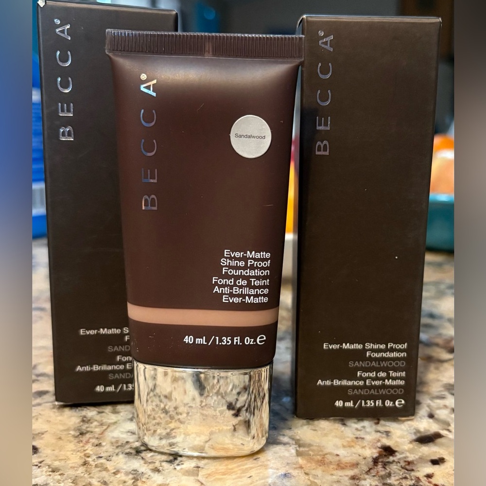 BECCA Ever Matte Foundation 2 New in Box 40ml Shade: Sandlewood Madd in Italy